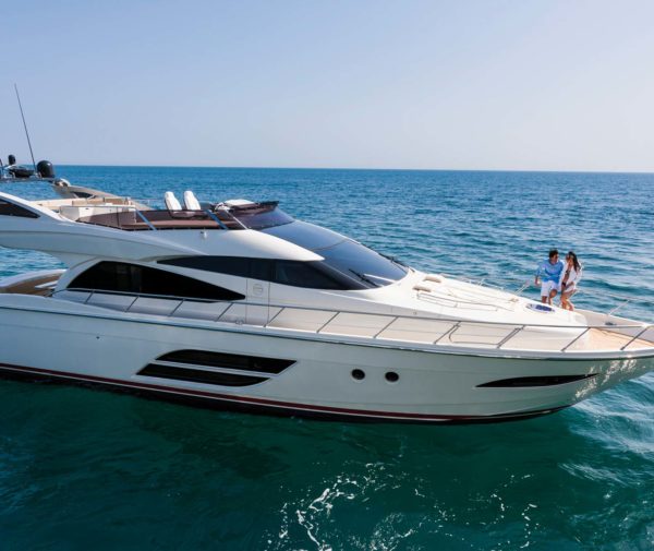 dominator-640-yacht-exterior-008